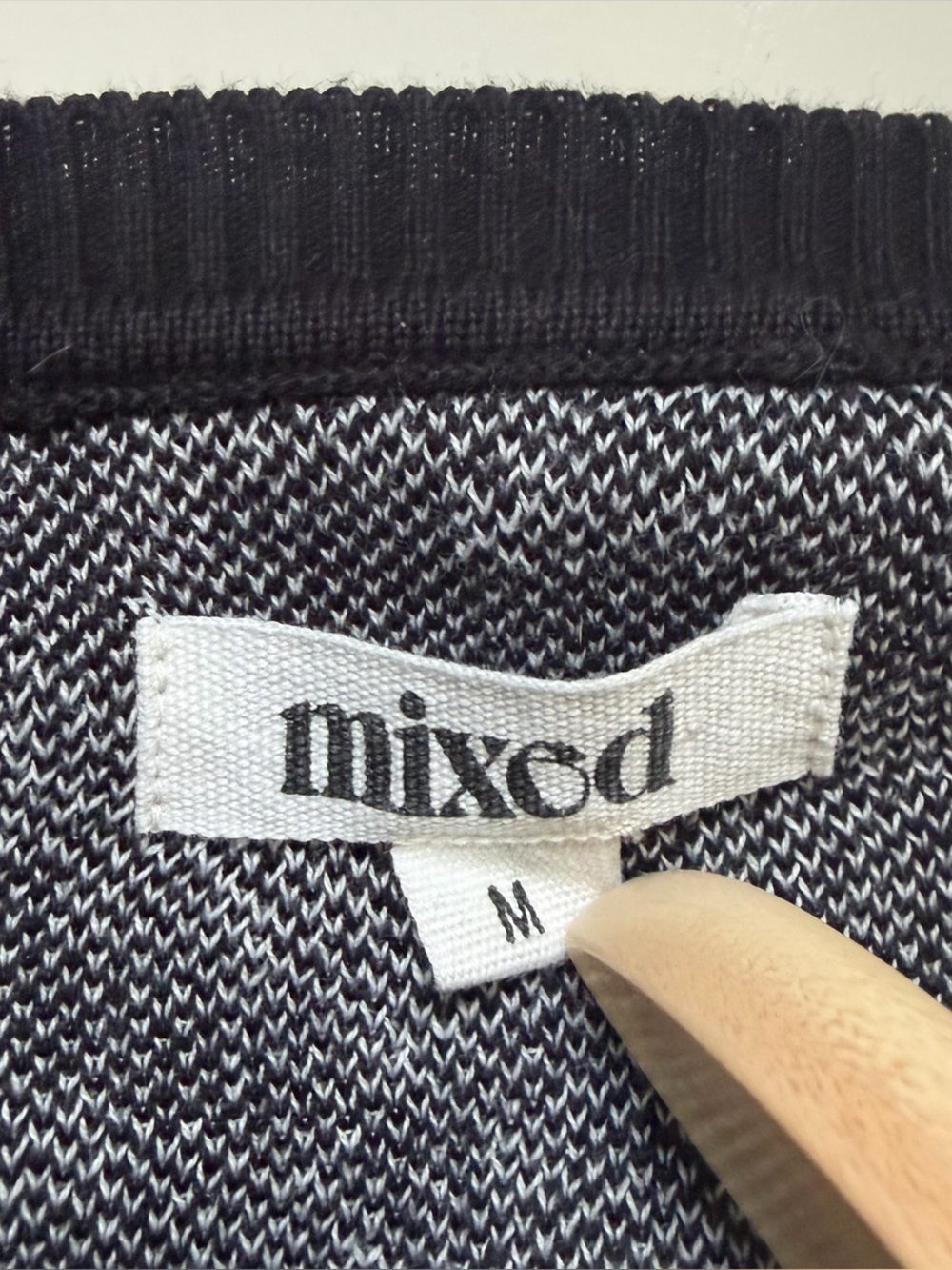 Mixed by Nasrin V-Neck Sweater Paloma Palm Black Cotton White Size Medium Resort - Picture 4 of 7